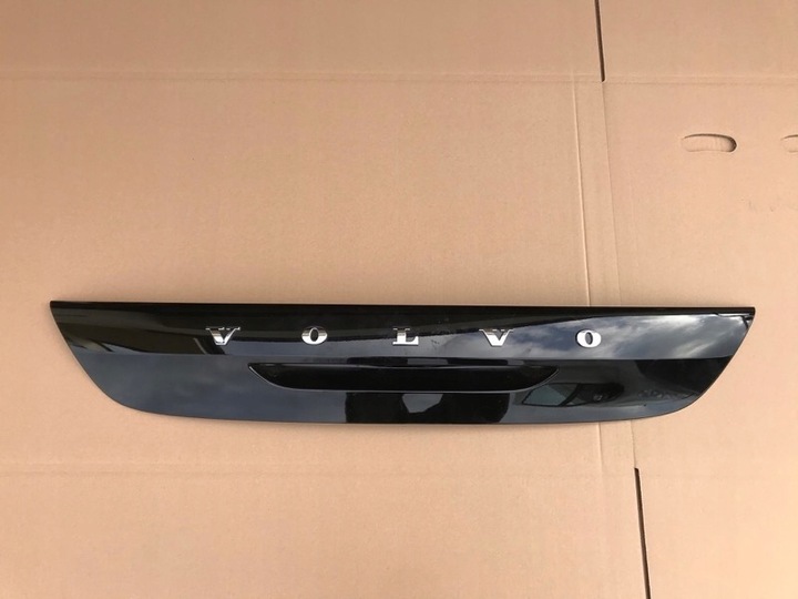 фото №1, Volvo v40 xc40 накладка задньої кришки кришка зад