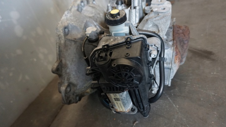 фото №3, Коробка передач коробки передач corsa c d 1.2i mmt f13w374