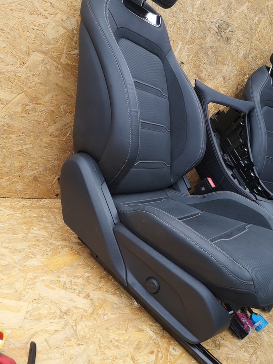 фото №9, Mercedes gt w290 x290 сиденья amg диван обшивки европа