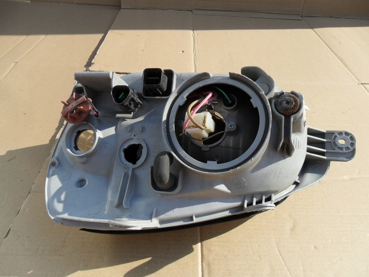 фото №14, Hyundai santa fe 2001 2002 2003 2004 2005 2006 лампа передняя правая