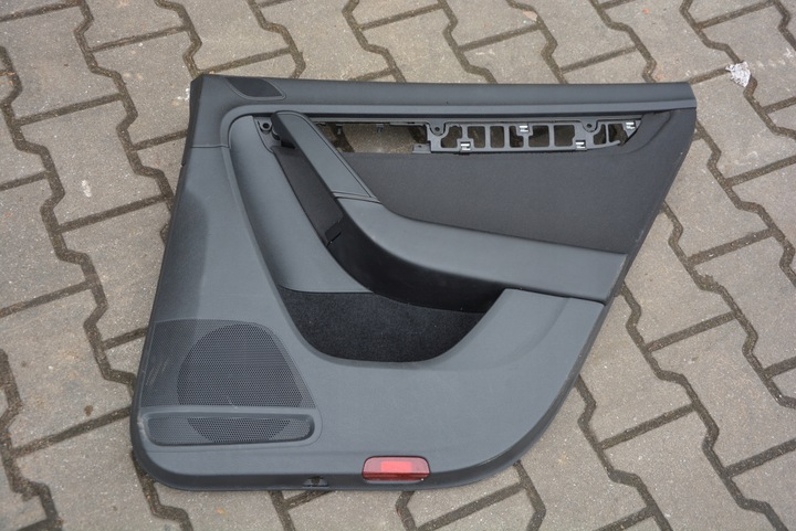 фото №1, Боковина оббивка двері праві зад passat b7 універсал 3af867212