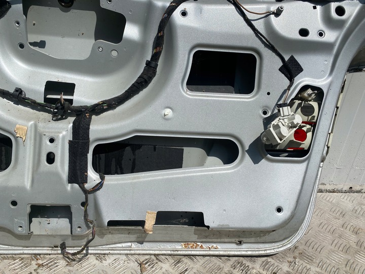 фото №6, Mercedes w245 крышка багажника комплект 761 07r