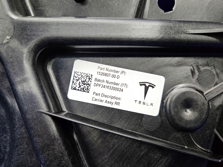 фото №8, Tesla модель y панель двері захист задні праві шумоізоляція 1526807-00-d