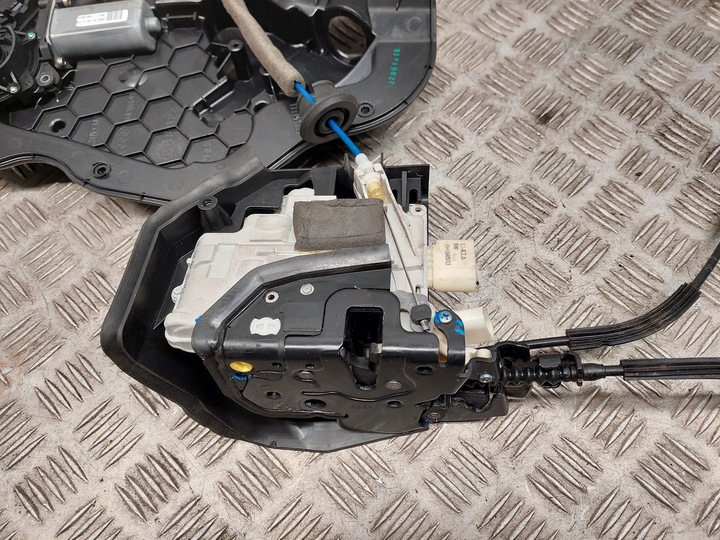 фото №6, Audi a8 s8 d4 4h 4h0839015d зад сторона левая замки