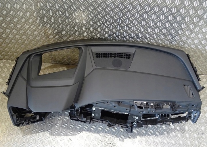 фото №8, Audi q4 e-tron 2022 консоль панель подушки ремені комплект