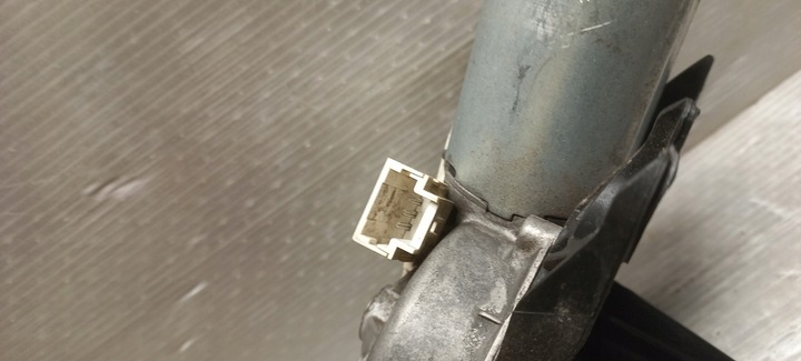 фото №7, Моторчик механизм дворники зад крышки dacia sandero i 8200734682