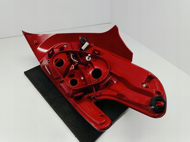 фото №9, Peugeot 208 i 12- лампа левый зад левая задняя eu 9672628280