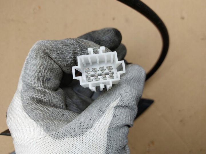 фото №13, Направляючі ролети багажника kpl. a2128202942 a2128203042 mercedes w212 рестайлінг