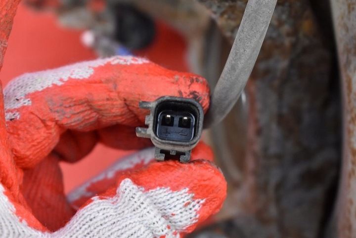 фото №8, Поворотна опора ступиця права перед mitsubishi lancer 8 viii 1.5 mivec 109 km