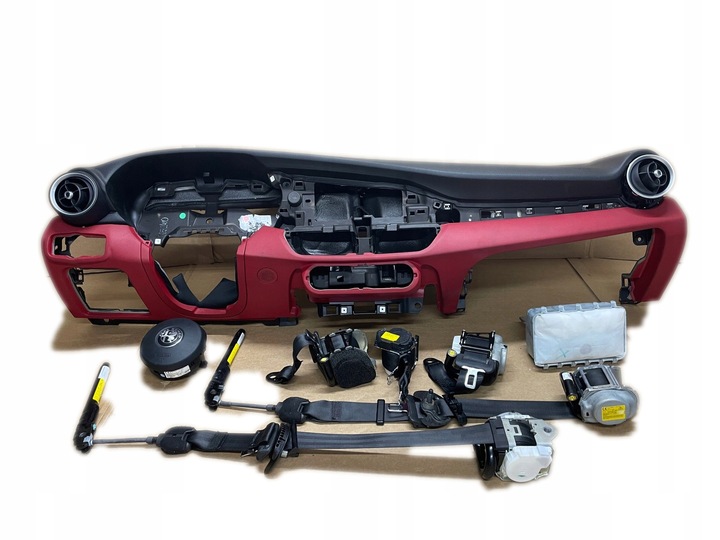 фото №1, Alfa romeo giulia панель консоль ремни комплект подушка безопасности оригинал идеальная