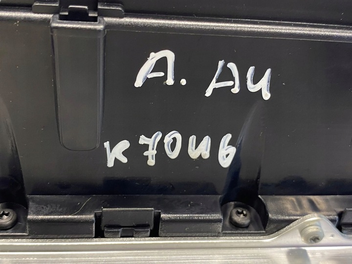 фото №7, Audi a4 s4 b7 8e 8h 2005 панель кондиціонера