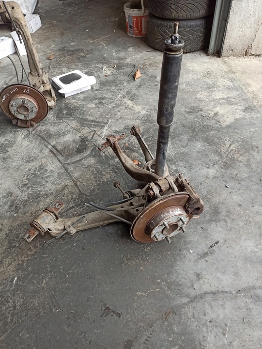 фото №1, Honda civic viii 1.3 b sd поворотный кулак рычаг левый зад балка подвешивание ось