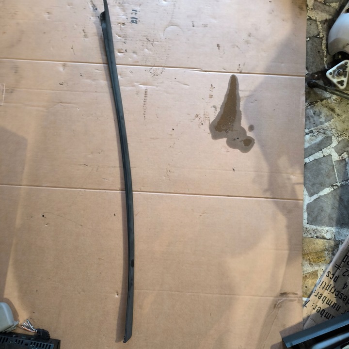 фото №1, Corsa c 00-06 планка скла лобовий перед ліва