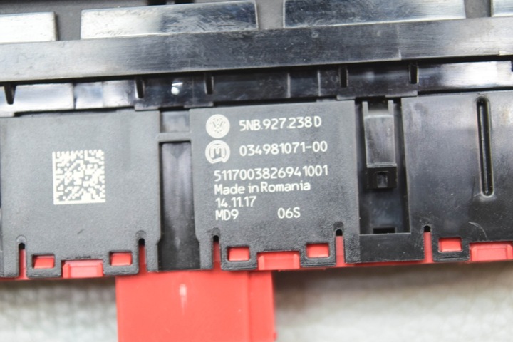 фото №10, Панель перемикачів vw tiguan ad1 5nb927238d 1.4l бензин 110kw 2018