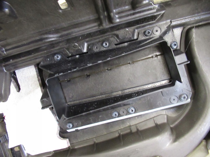 фото №16, Панель раздаточная bmw e60 e61 европа 2004r ключ