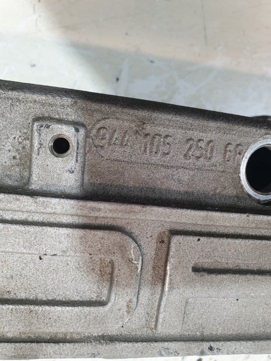 фото №10, Вал распределительный вал крышка 9441052506r porsche 944 2.5 b m44/51