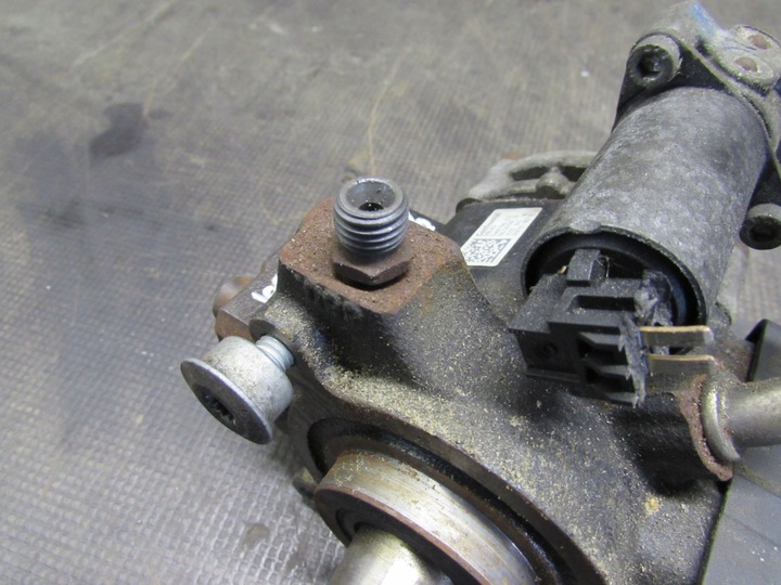 фото №9, Насос вприскувальний 03l130755e vw golf vi 1.6 tdi cay