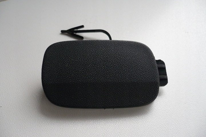 фото №1, Audi q7 заглушка фаркоп бампер зад 05- левая