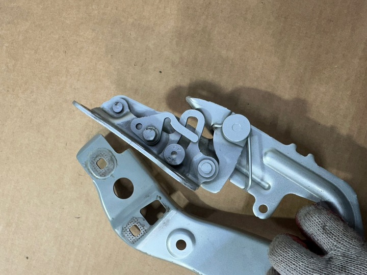 фото №10, Петля капота левый, крепление капота левая mercedes w177, cla w118,a1778801100