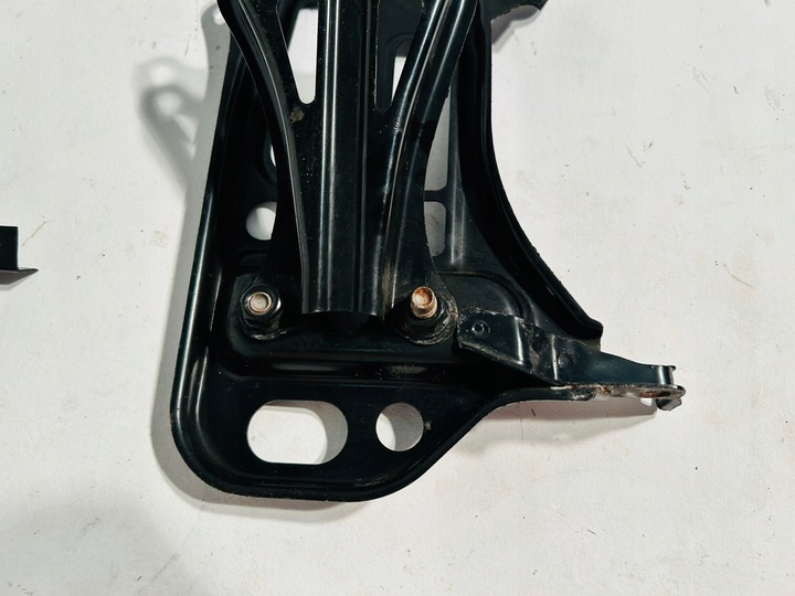 фото №8, Avensis t27 d4d d-cat основа кріплення кронштейн акумулятора