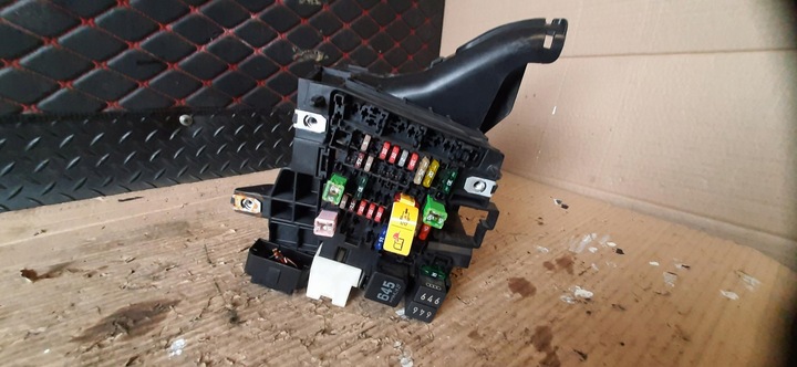 фото №5, Коробка запобіжників vw golf vii 5q1941395