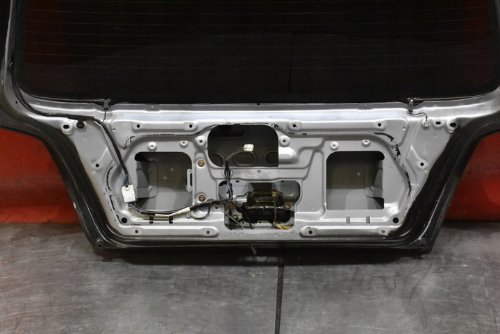 фото №15, Крышка багажника зад задняя чёрная mitsubishi outlander 1 i 01-08