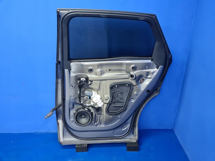 фото №11, Audi e-tron 55 дверь комплектные задние правые зад правый lz7f оригинал