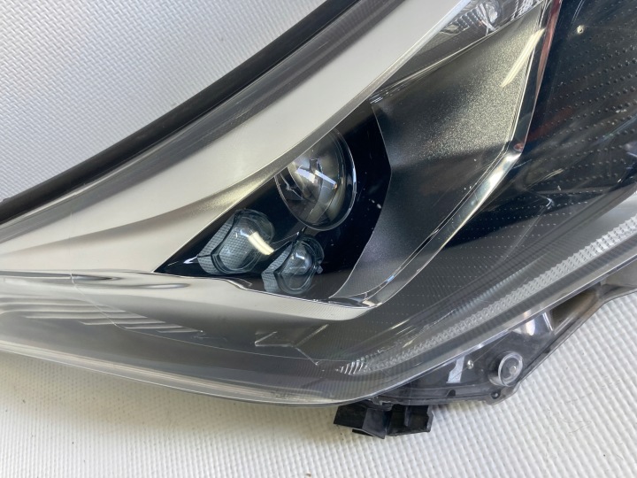 фото №8, Toyota chr передние лампы полный led правая i левая комплект 81110-f4170-00