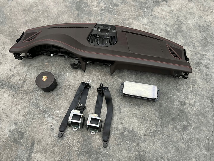 фото №5, Porsche 991 911 carrera панель подушки подушка безопасности ремни коричневая красная nić