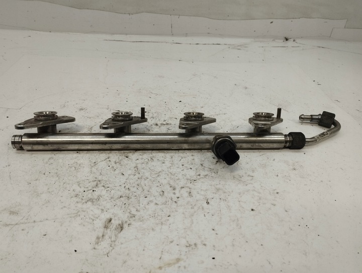 фото №8, Mercedes a35 w177 amg планка впрыскивающий a2600700300