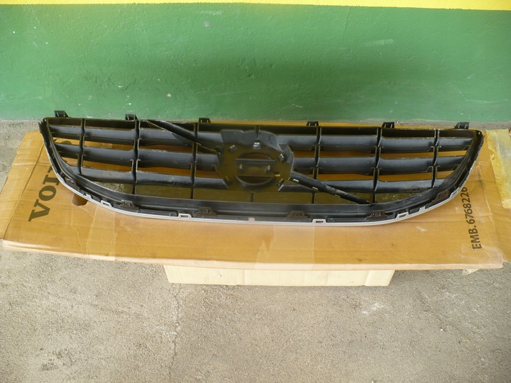 фото №6, Решётка радиатора решётка volvo v40 ii 31353120 12-19r