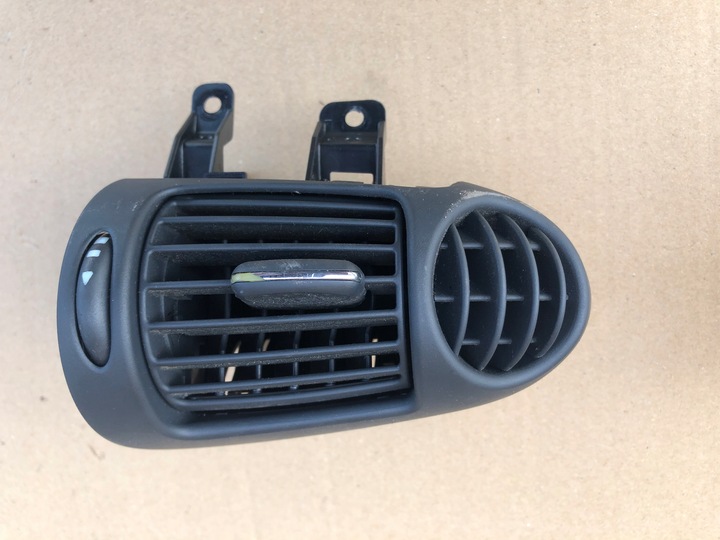 фото №1, Mercedes w203 c-klasa решётка консоли воздуховод левая 2038300154