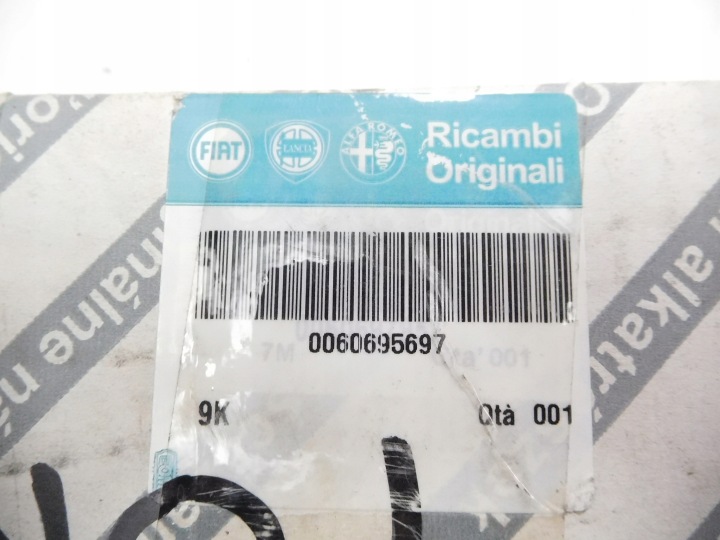 фото №7, Замок капота alfa romeo 156 oem номер 60695697