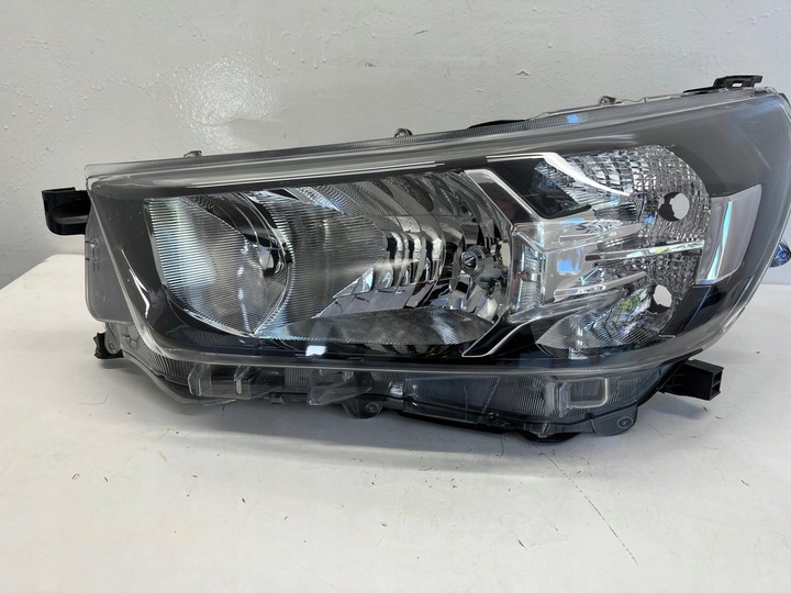 фото №7, Toyota hilux viii рестайлинг 20- лампа левая перед обычная eu