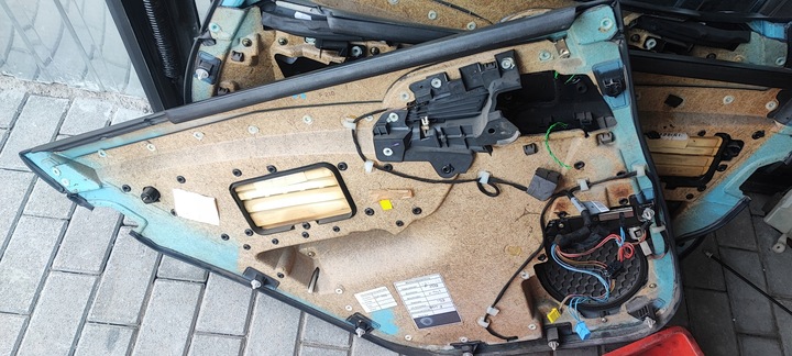 фото №10, Обивка обшивки дверь чёрная кожа mercedes w220