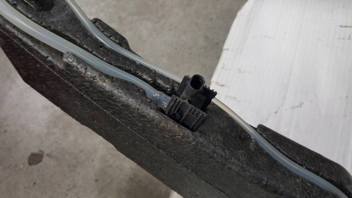 фото №10, Балка бампера перед + абсорбер + датчик vw touran 5ta807611 5ta807248