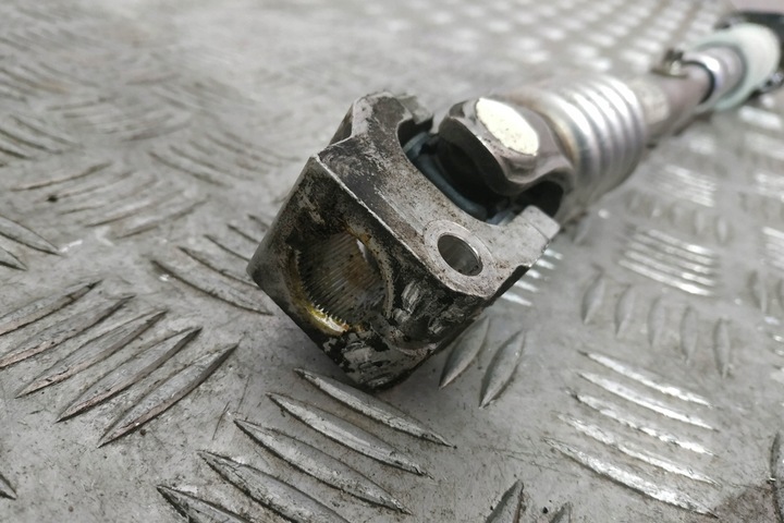 фото №8, З'єднувач колонки кермового bmw 5 f10 6790490 2.0l дизель 2014