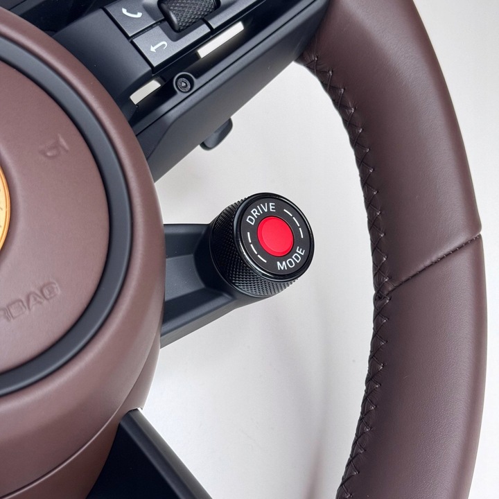 фото №8, Porsche taycan 9j1 2023 руль