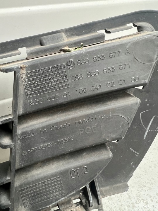 фото №10, Решітка середня бампера перед golf vii 5g0853677a