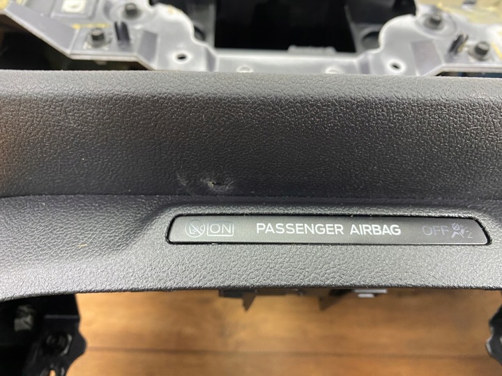 фото №13, Консоль панель роздавальна ford kuga mk3 20+ втулка стабілізатора