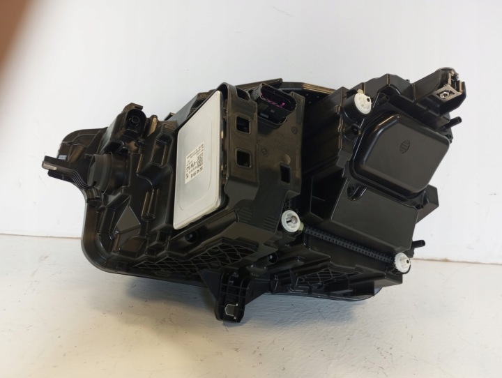 фото №10, Фара права передня перед повний led audi a6 e-tron 85e941040ab