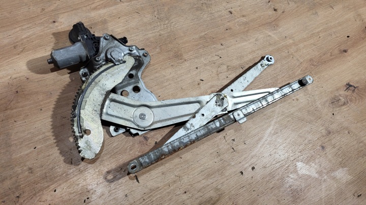 фото №5, Подъемник механизм правое перед suzuki swift mk6 05- 3d