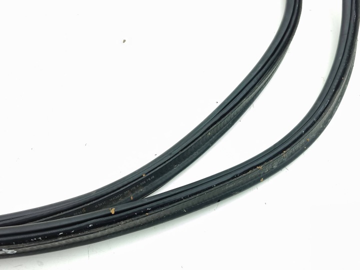 фото №12, Mini cooper countryman r60 2011 уплотнитель крышки багажника 9801388