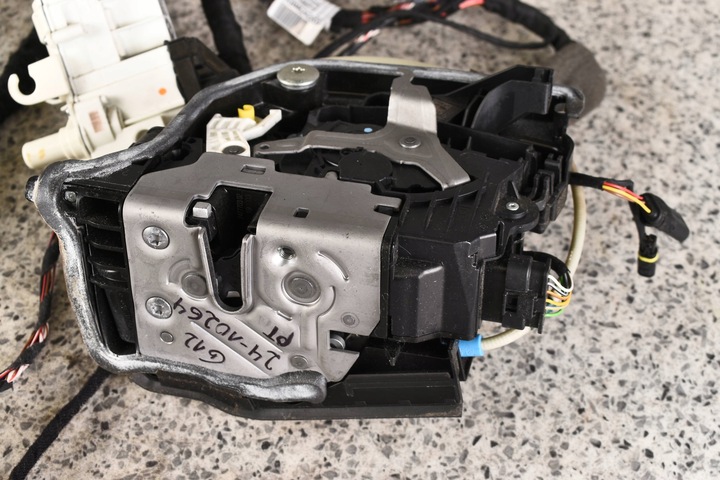 фото №7, Bmw 7 g11 g12 замок двері замки доводчик soft close softclose sca