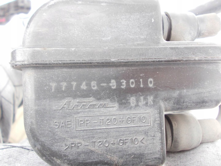 фото №13, Заливная горловина труба топлива toyota yaris ii бензин 7774633010 2006-2009r
