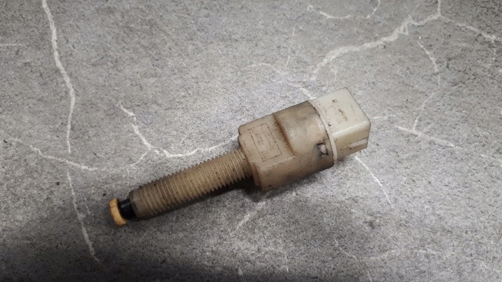 фото №1, 4a0945515a датчик сплаву audi a4 b5 98 r.