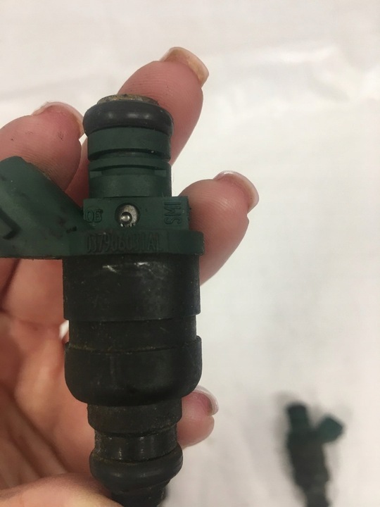 фото №15, Audi a3 a4 1.6 8v инжектор 037906031al