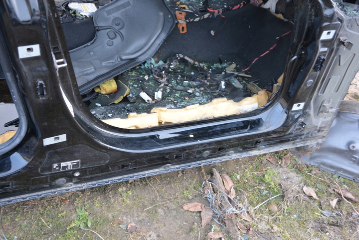 фото №7, Правые порог обшивка стойка bmw f30 f31