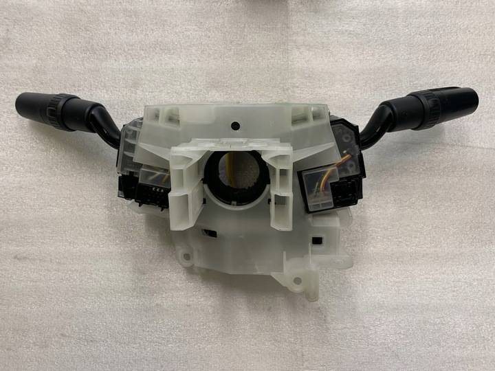 фото №3, Перемикач комбінований світла стрічка подушка безпеки mazda5