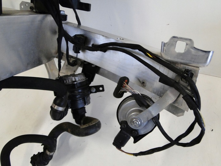 фото №7, Mercedes glc 253 x253 c253 рестайлінг шланг заправлення води рідини nt amg